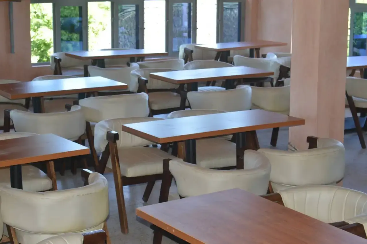 Kenlife restaurant tables