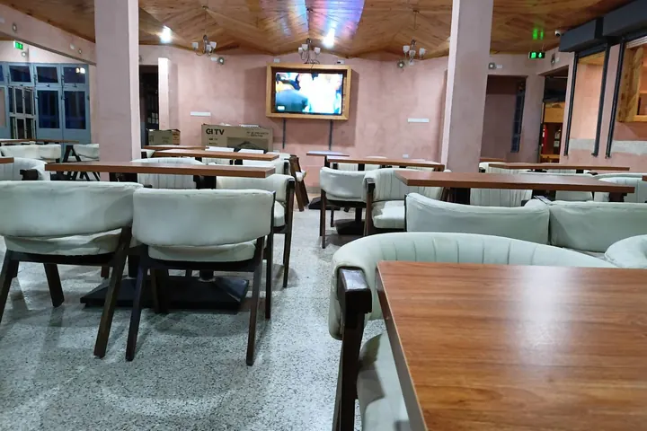 Indoor restaurant and lounge seating